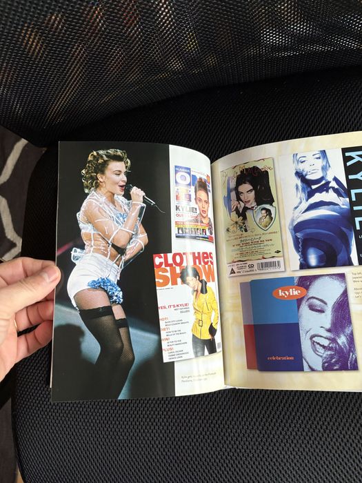 Livro “The Complete Kylie” por Simon Sheridan