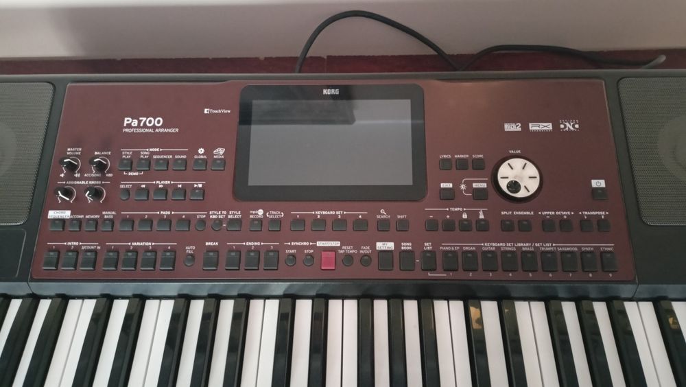 Korg pa 700 w idealnym stanie