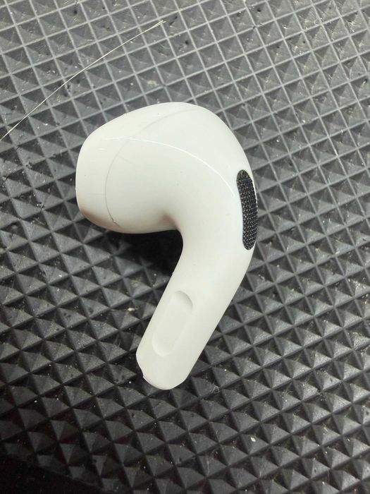 ОРИГІНАЛ Лівий навушник Apple AirPods 4 Left А3053 2024 без шумоподавлення(без ANC)