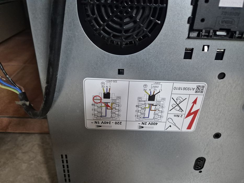 Płyta Indukcyjna Electrolux i zlew kamienny z kranem