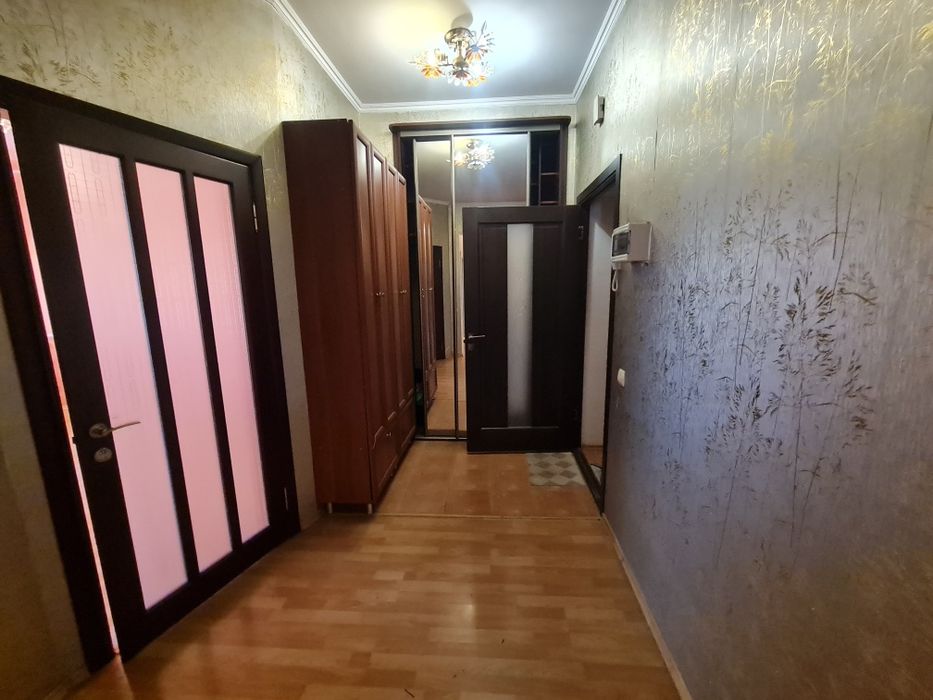 Простора квартира з красивим видом на море