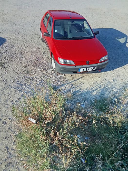 Peugeot 306 vermelho de 93
