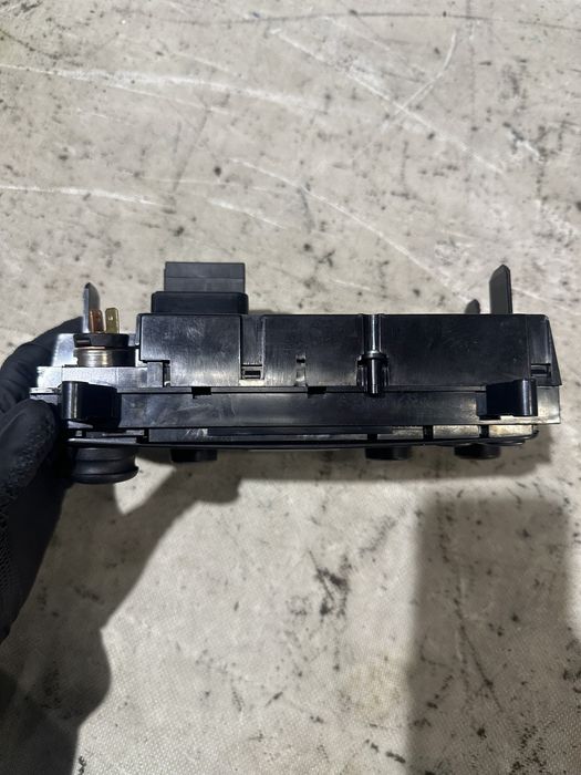 Panel Klimatyzacji Nawiewu Volvo V70 2.4D 30716022 06W12E-01