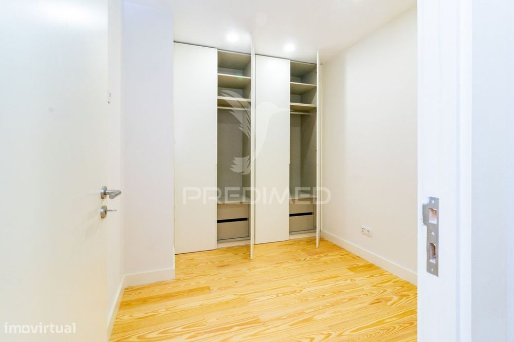 Apartamento T1 NOVO com jardim junto ao rio Douro.