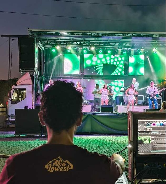Aluguer de Material de Som e Luz para Pequenos/Médios Eventos