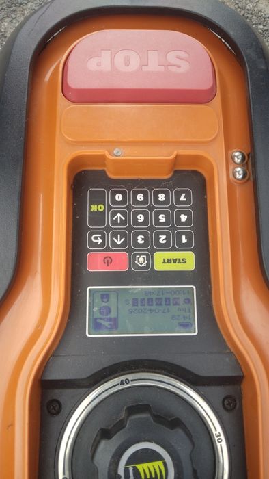 Robot koszący Worx Landroid M800 kosiarka samojezdna WORX 800m²