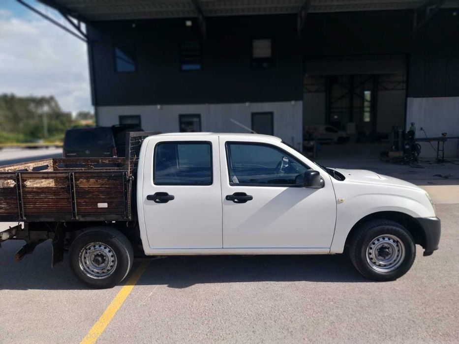 Isuzu D-MAX 2013