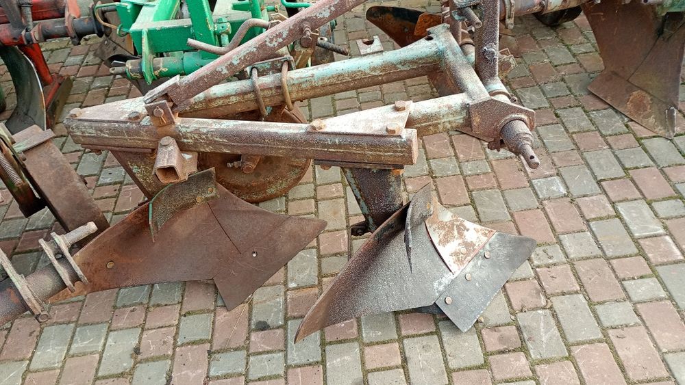 Продам плуги 2по30 3по30-2по30-4по30-4по25-5по25-2по25-3по25