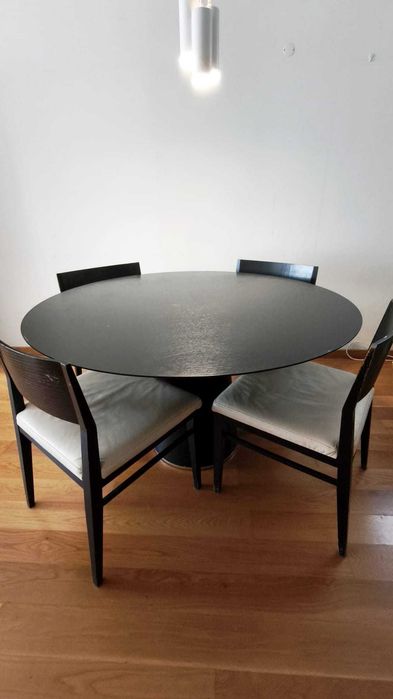 Conjunto Jantar | Mesa Redonda + 4 Cadeiras Pele | BoConcept Amari | PVP Original €2.645