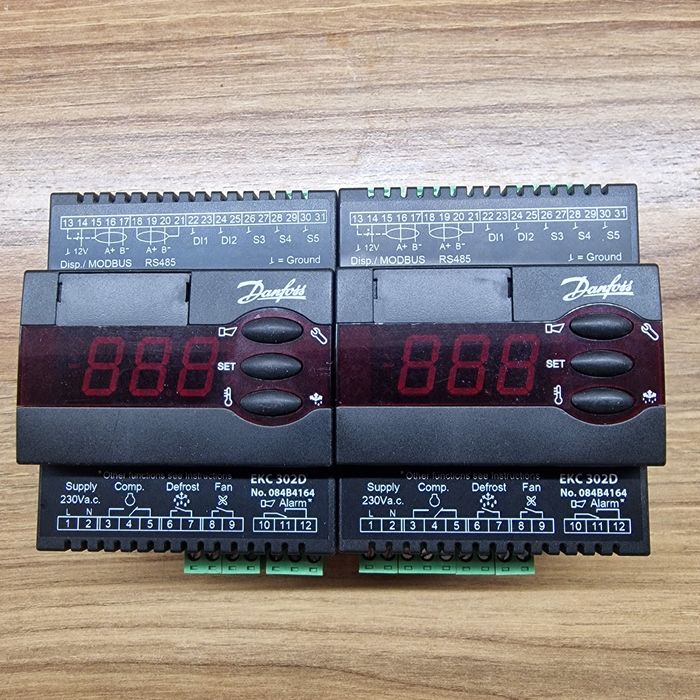Termostat EKC 302D (Modbus) z przekaźnikiem alarmu