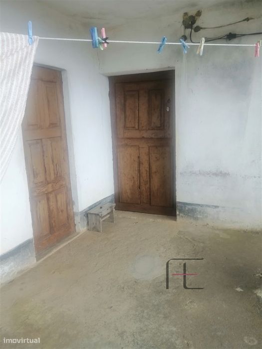 Moradia para Restaurar T3 Venda em Mogadouro, Valverde, Vale de Porco