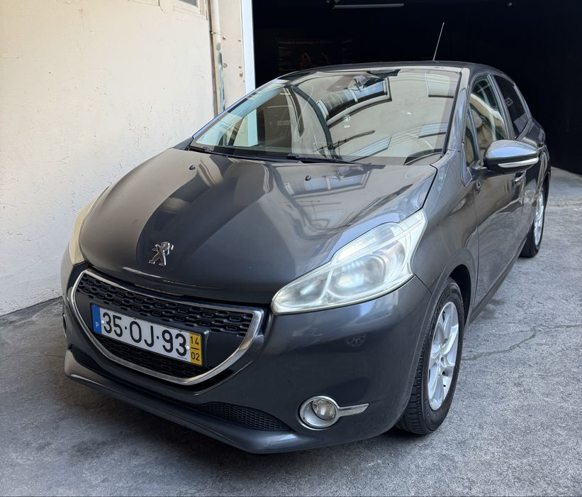Peugeot 208 1.2 VTi 82cv Gasolina - 160milkm - Nacional