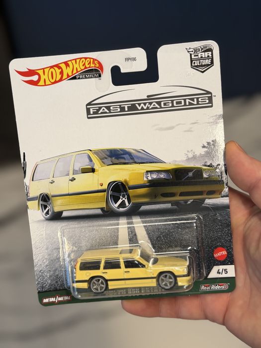 Hot Wheels Premium VOLVO 850 R Estate  2021 Fast Wagons 850R AWD