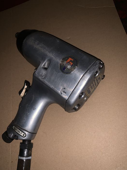 Продам Пневмо Гайковерт