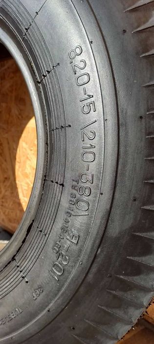 Нова оригінальна шина Я-201 на ГАЗ-13 Чайка.