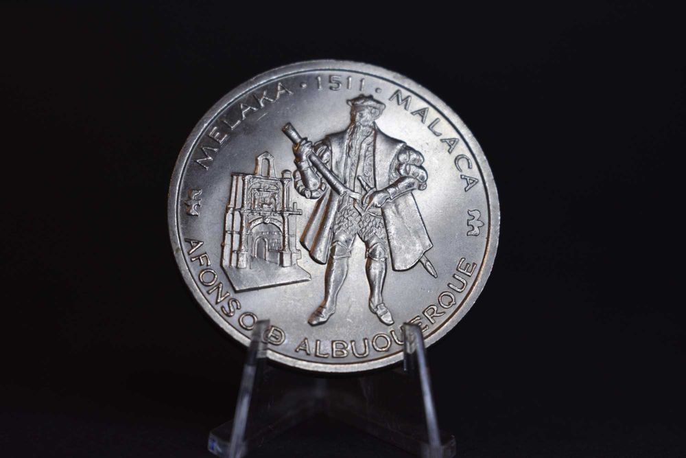 Moedas Comemorativas 200 Escudos – República Portuguesa #133