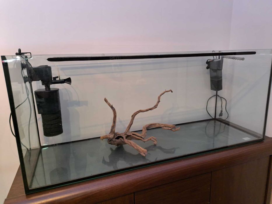 Sprzedam akwarium 240 l z wyposażeniem