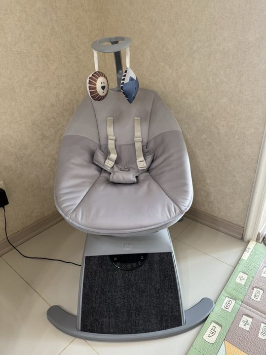 Центр заколисуючий Chicco Comfy Wave