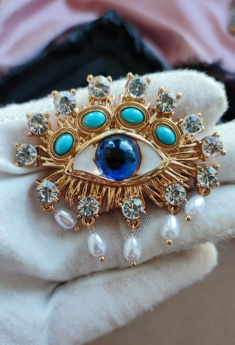 Унікальні брошки око Скіапареллі стиль . різні