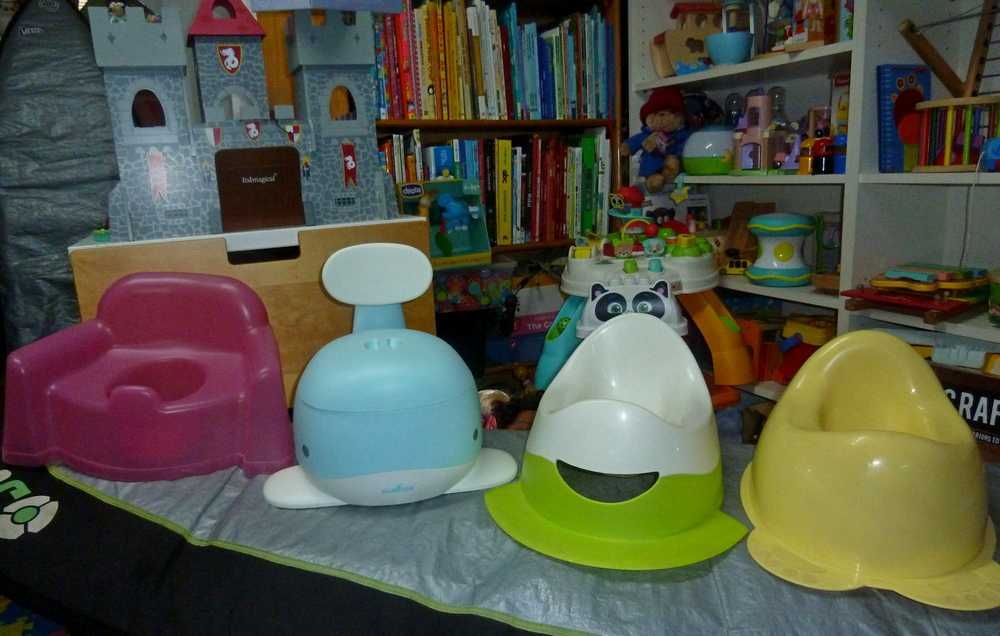 4 baby bathtubs (Zippy, BebéConfort, Tigex, and Olmitos)