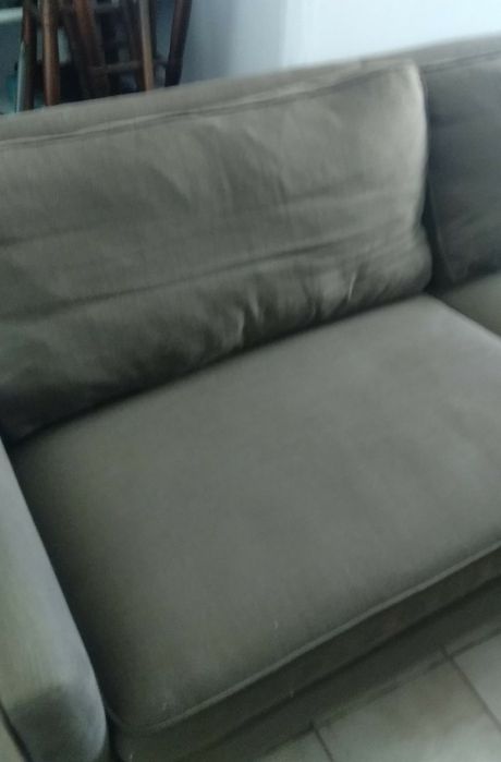 Sofá cinzento escuro tamanho grande