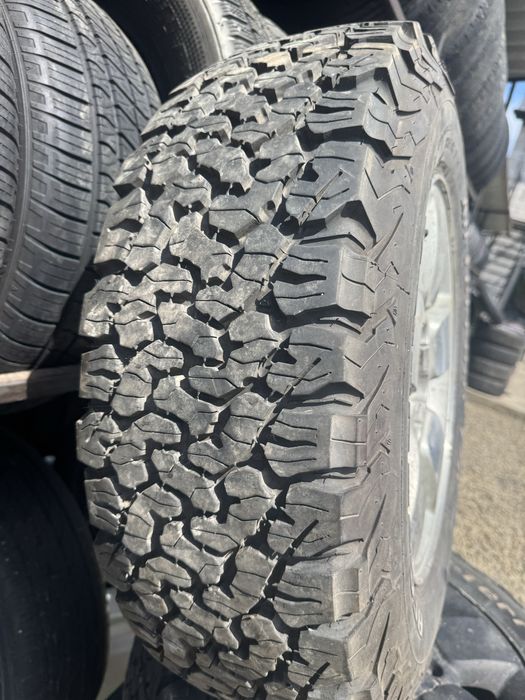 Диски з шинами Jeep Cherokee BF Goodrich 245/70 R17 5x114.3 AllTerrain