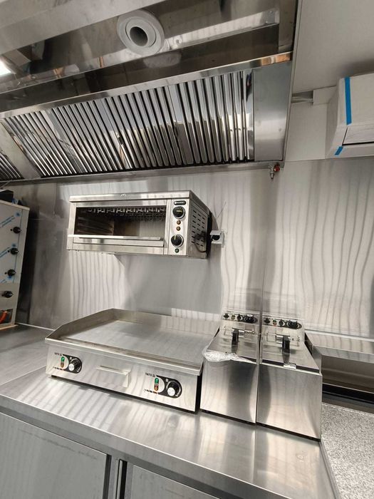 FoodTruck przyczepa kebab wyposażona 6,2x2,3x2,3m pod klucz