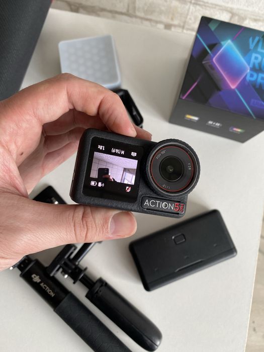 Екшн-камера DJI Osmo Action 5 Pro Adventure Combo +світлоUlanzi+флешка