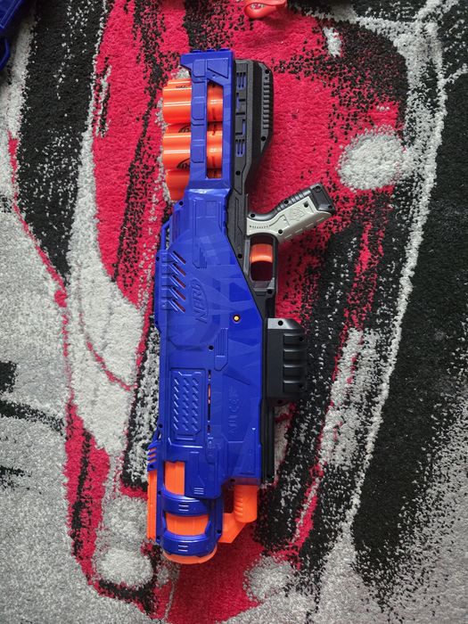 Zabawkowy pistolet nerf