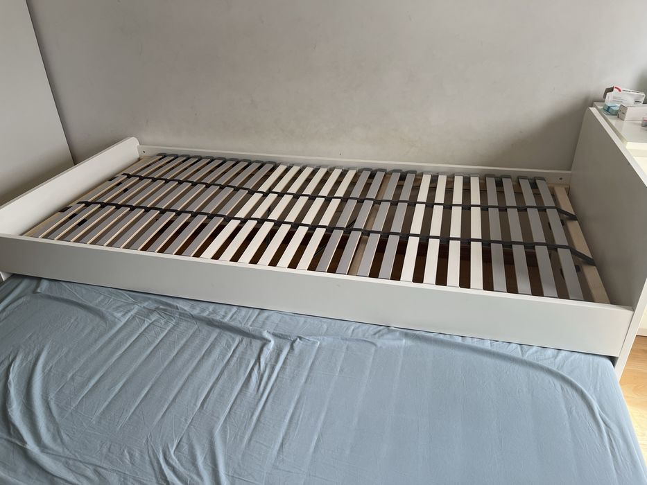 Cama IKEA e colchoes