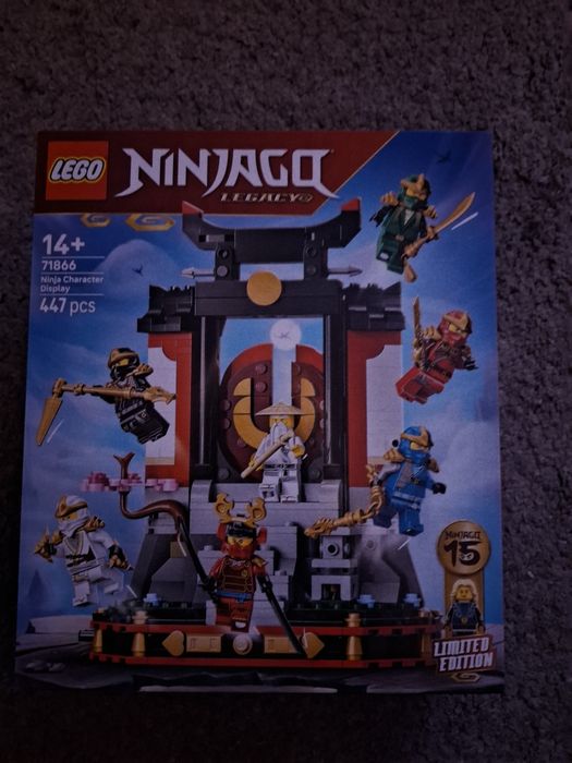 Lego Ninjago Ninja Character Display 71866 Limited Edition