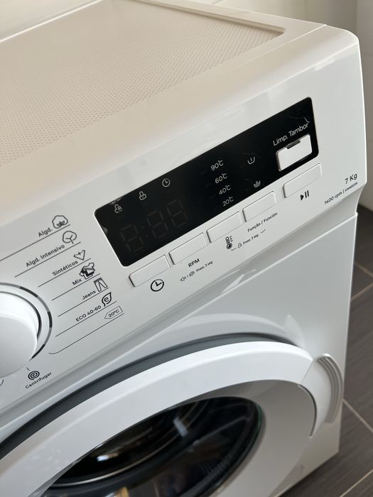 Máquina de Lavar Roupa KUNFT