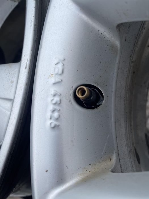 Комплект (4 шт.) дисків на  VW