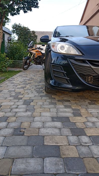 Mazda 3 в гарному стані.