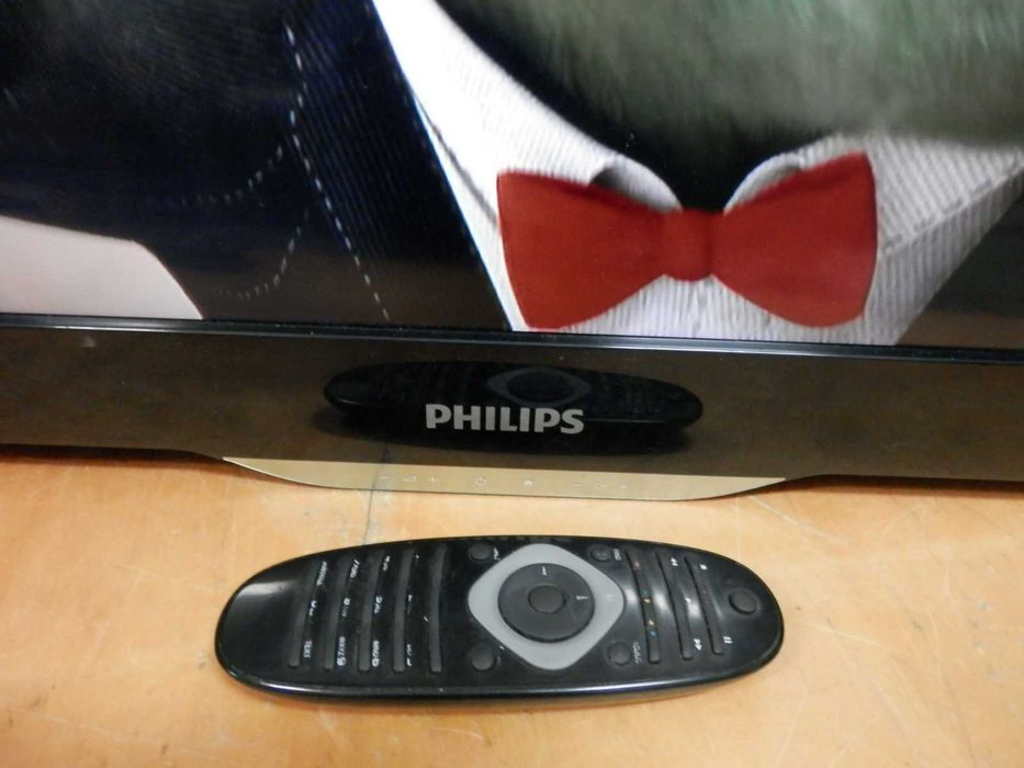 Sprzedam telewizor Philips 37PFL4606H z pilotem, sprawny, bez nóżki