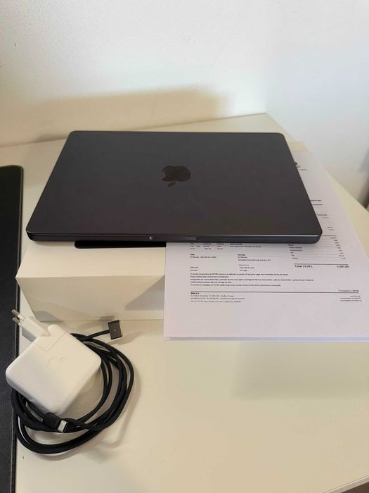 [ VENDO ] Apple MacBook Pro 14" M4 em cor Space Black (Preto Sideral)  C/Novo