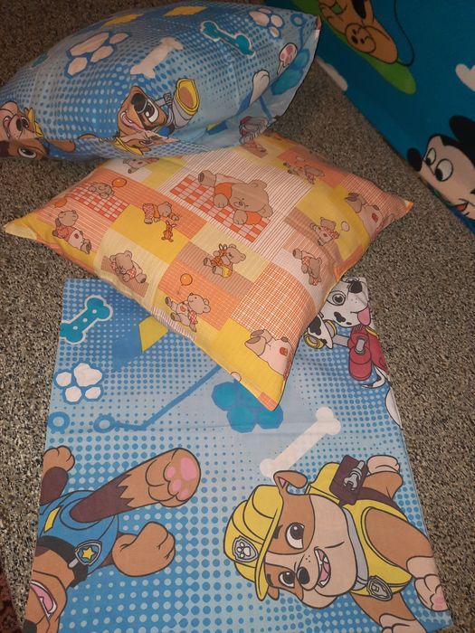 Детские подушки с наволочками 50х50см