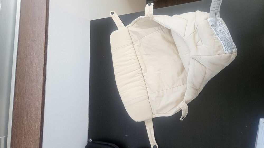 Redutor para Recém-Nascido Ergobaby (Infant Insert) - Bege