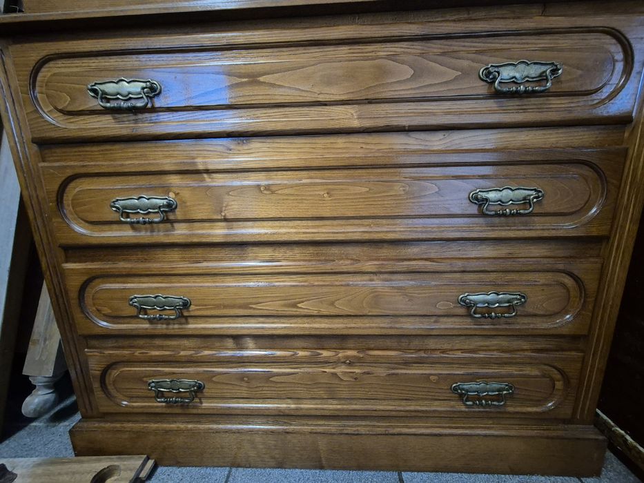 Cómoda + 2 mesinhas cabeceira