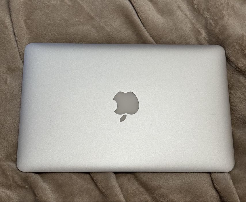 Mac Book Air  - A1465