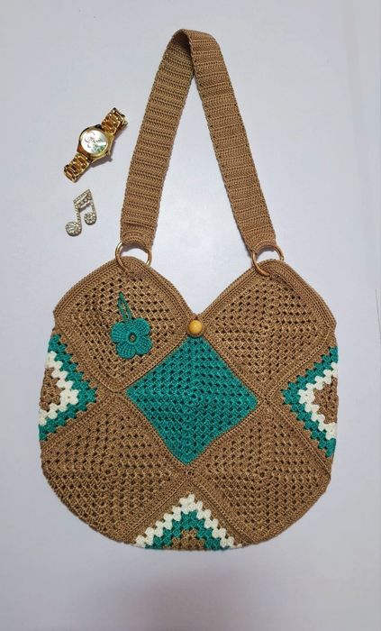 Malas em tricot feitas á mão