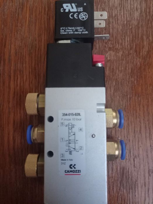 Пневморозподільник Camozzi 354-015-02IL