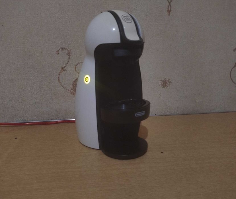 Капсульная кофеварка DeLonghi Dolce Gusto Piccolo обслужена+капсулы в подарок