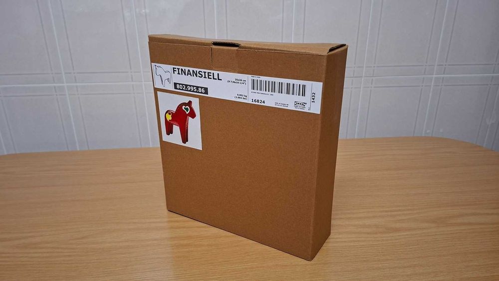 Ikea FINANSIELL Cavalo em Madeira Vermelha