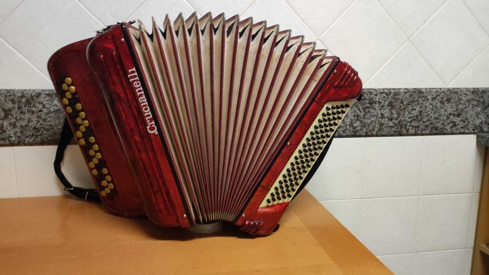 Acordeão de Botões Crucianelli Italiano - Acordeon