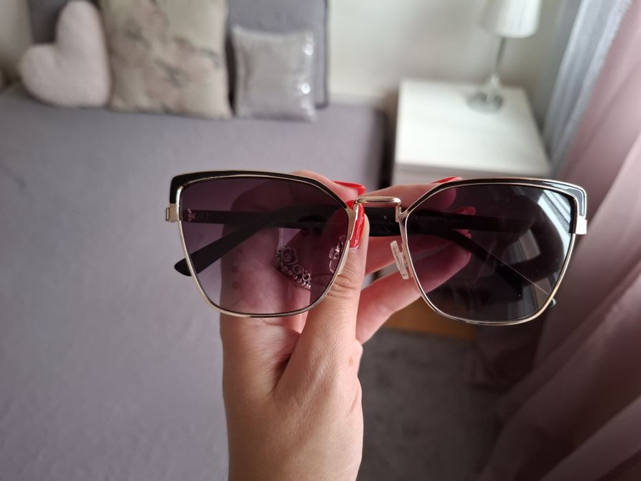 Óculos de sol, com uso mínimo