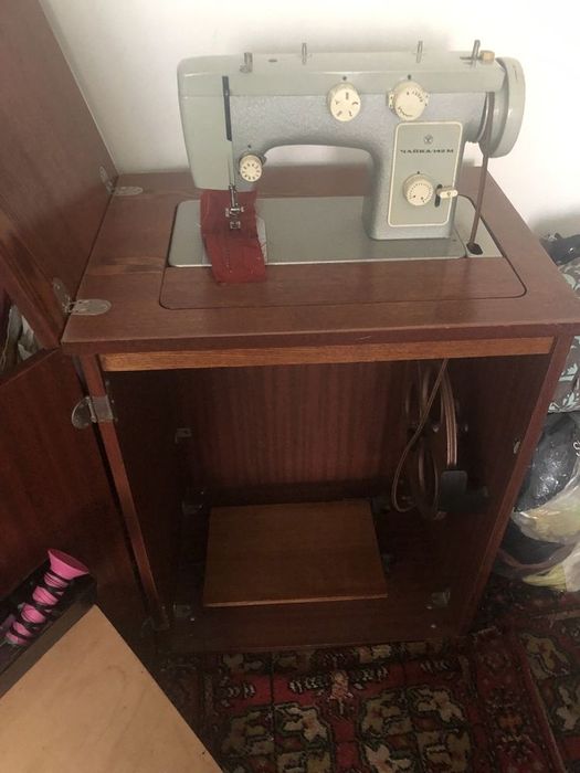 Продам швейну машинку Чайка 142м