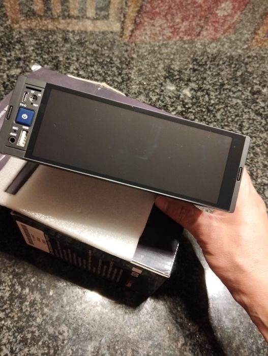 Radio para carro com ecrã tátil