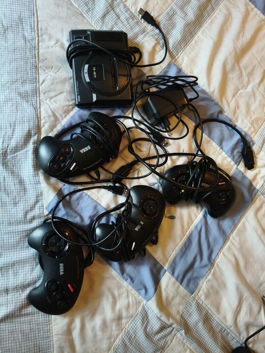 Sega Mega drive 16-Bit+ 4 comandos+ cabo HDMI+ carregador+talão compra