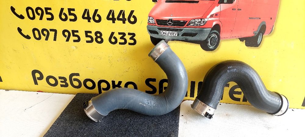 Патрубок інтеркулера лівий правий 319-519 Sprinter W906 w907 om642